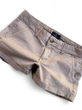 American Eagle Outfitters Coquette Beige Khaki Cuffed Preppy Chino Shorts Size 6